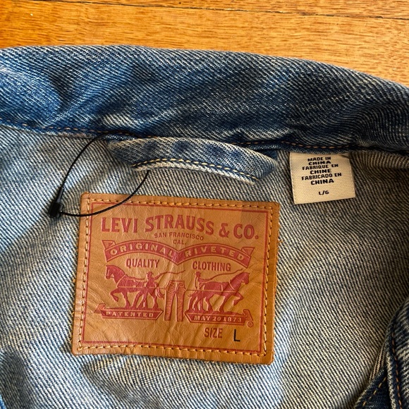 Levi's Limited Men's Embroidered Japanese Eagle Mount Fuji Trucker Jacket Sz L - Picture 4 of 6